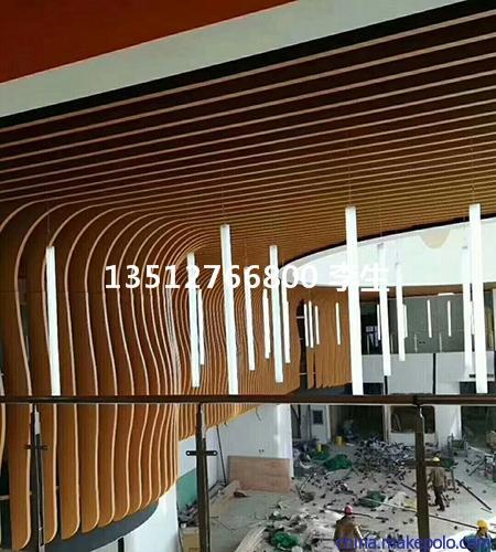 温州拉弯铝方通吊顶商业店铺吊顶弧形铝方通